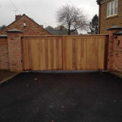 wooden electric gateways