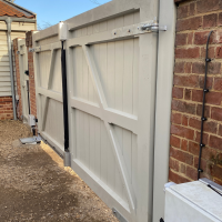 cream-electric-gate-install cream electric gates with side gate install in norfolk